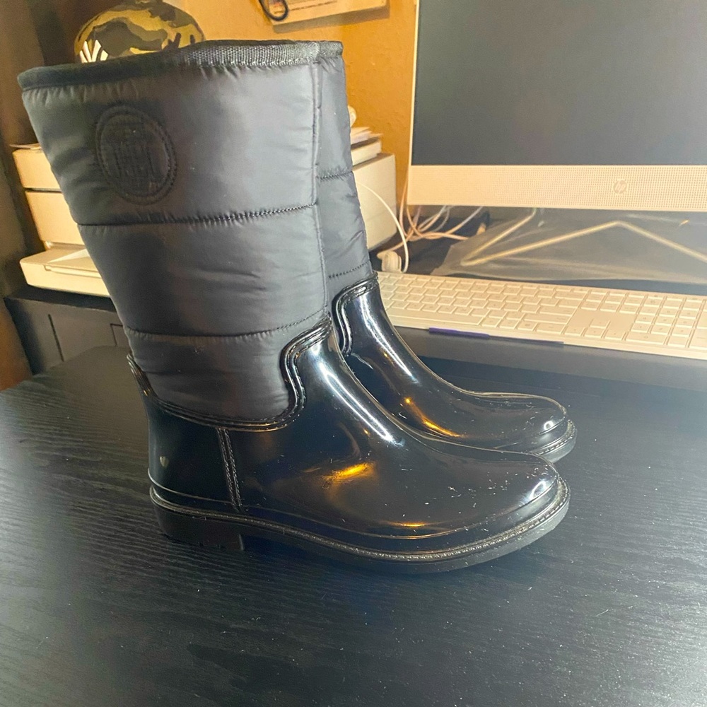 New Tommy Hilfiger boots size 8